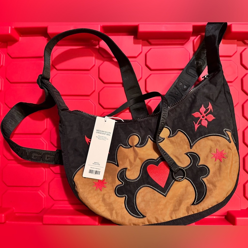 NWT BAGGU Western Medium Crescent Bag